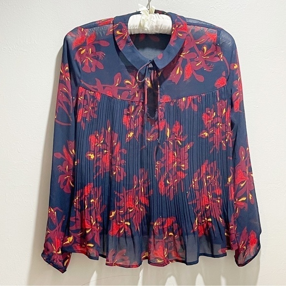 GRACE & MILA Women’s Navy Red Floral Chiffon Pleated Long Sleeve Blouse Size M - Picture 1 of 9